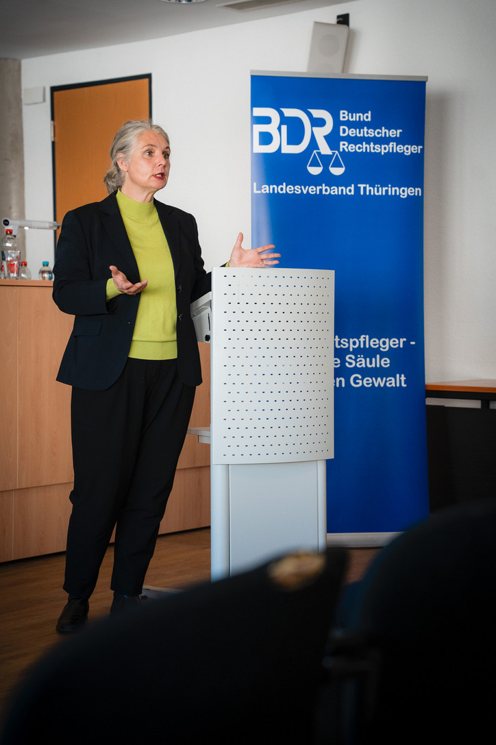 Referentin Christina Schmitz-Riol zu "Kommunikation und Konfliktlösung"