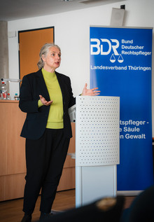 Referentin Christina Schmitz-Riol zu "Kommunikation und Konfliktlösung"