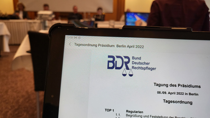 Blick auf die Tagesordnung der Frühjahrssitzung des Präsidiums des Bundes Deutscher Rechtspfleger 2022