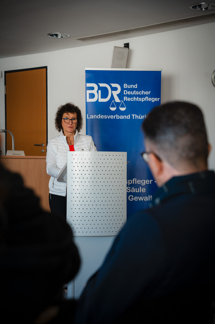 Vorsitzende Barbara Zwinkau mit dem Grußwort zum Rechtspflegertag