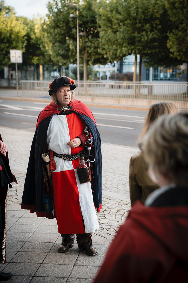 Bundesrechtspflegertag Nachtwächterführung Ein Nachtwächter in historischer Kluft
